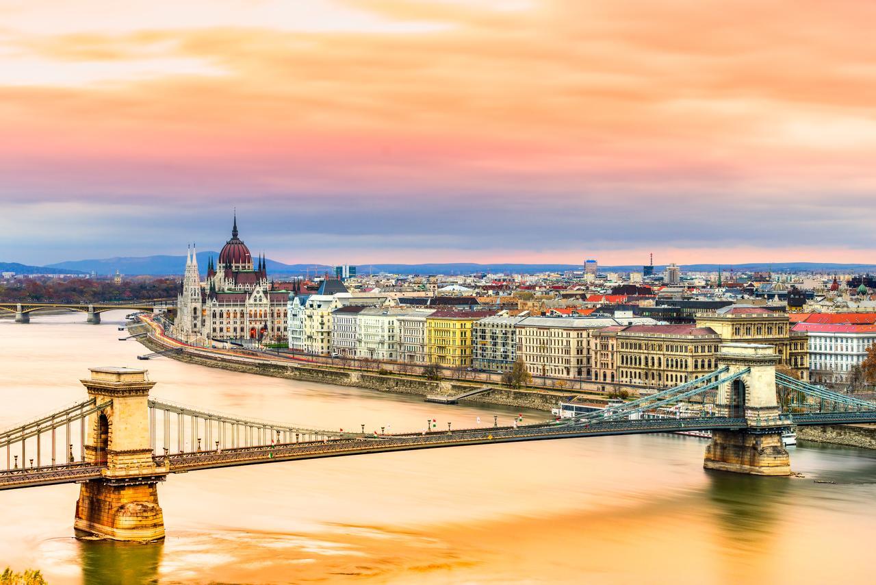 Convenience & Chic By The Basilica, Budapest